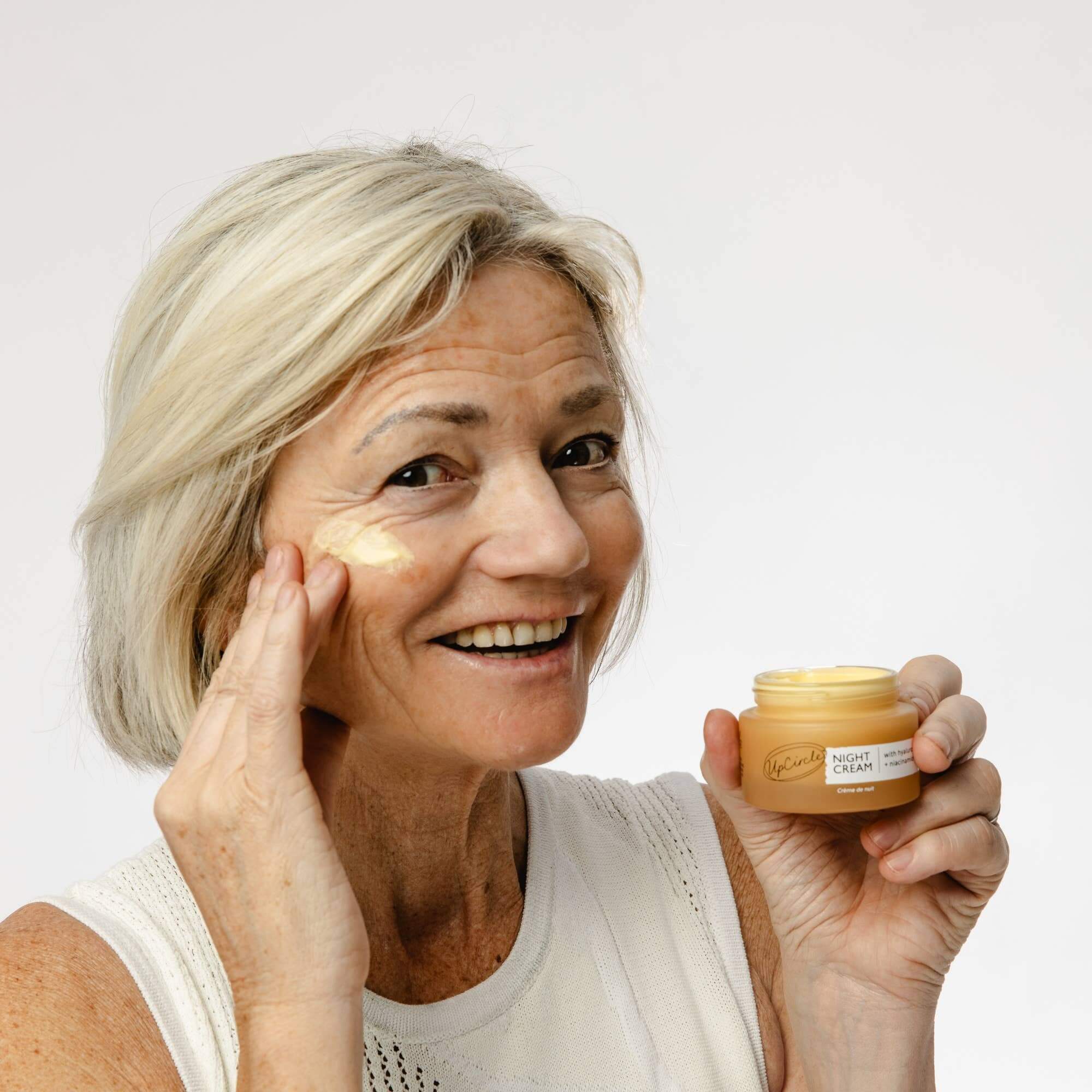 Nachtcreme mit Hyaluronsäure + Niacinamid | ELARIA Botanicals