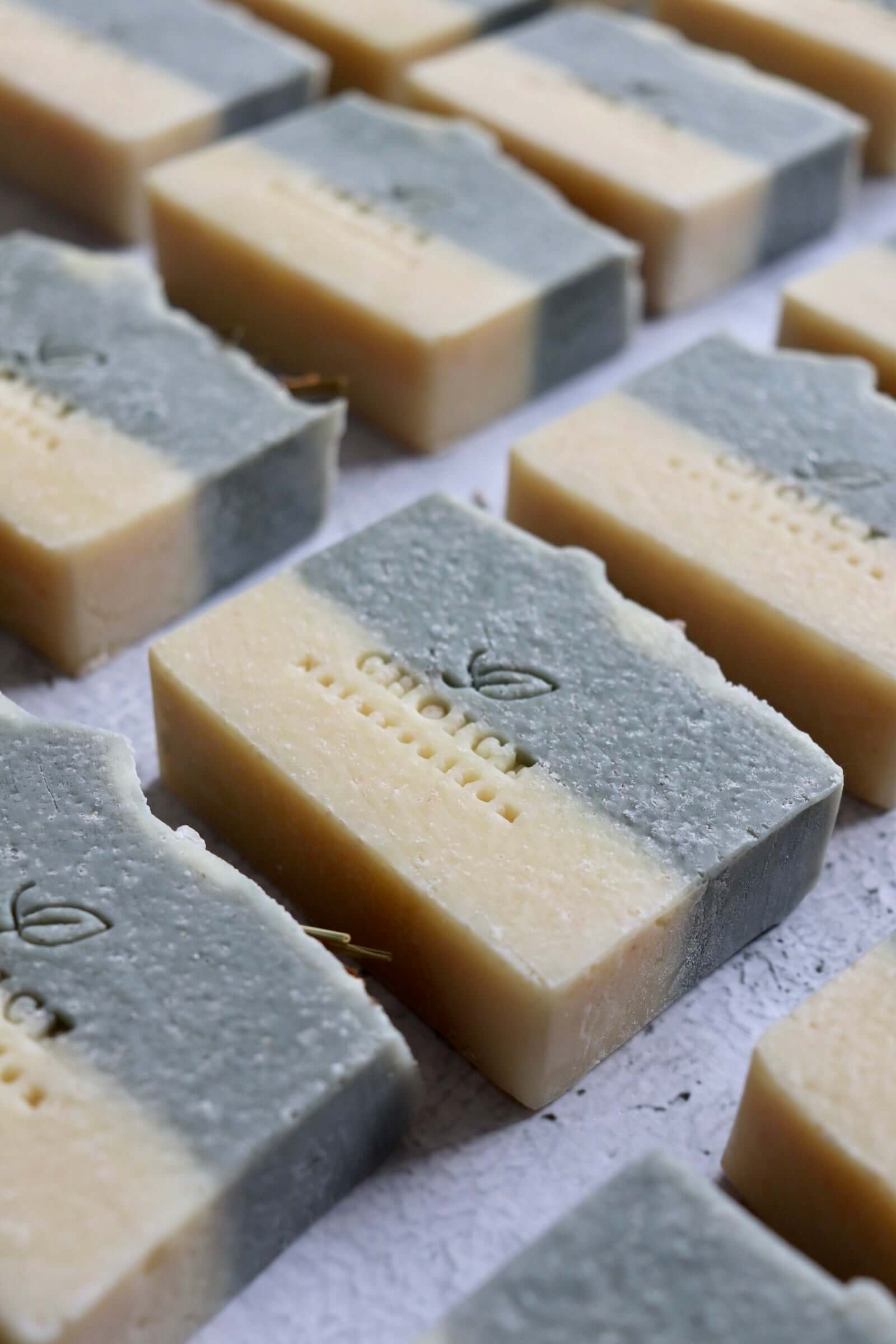 LEMONGRASS mit Himalayasalz | Hand- & Körperseife | www.mydlo.de