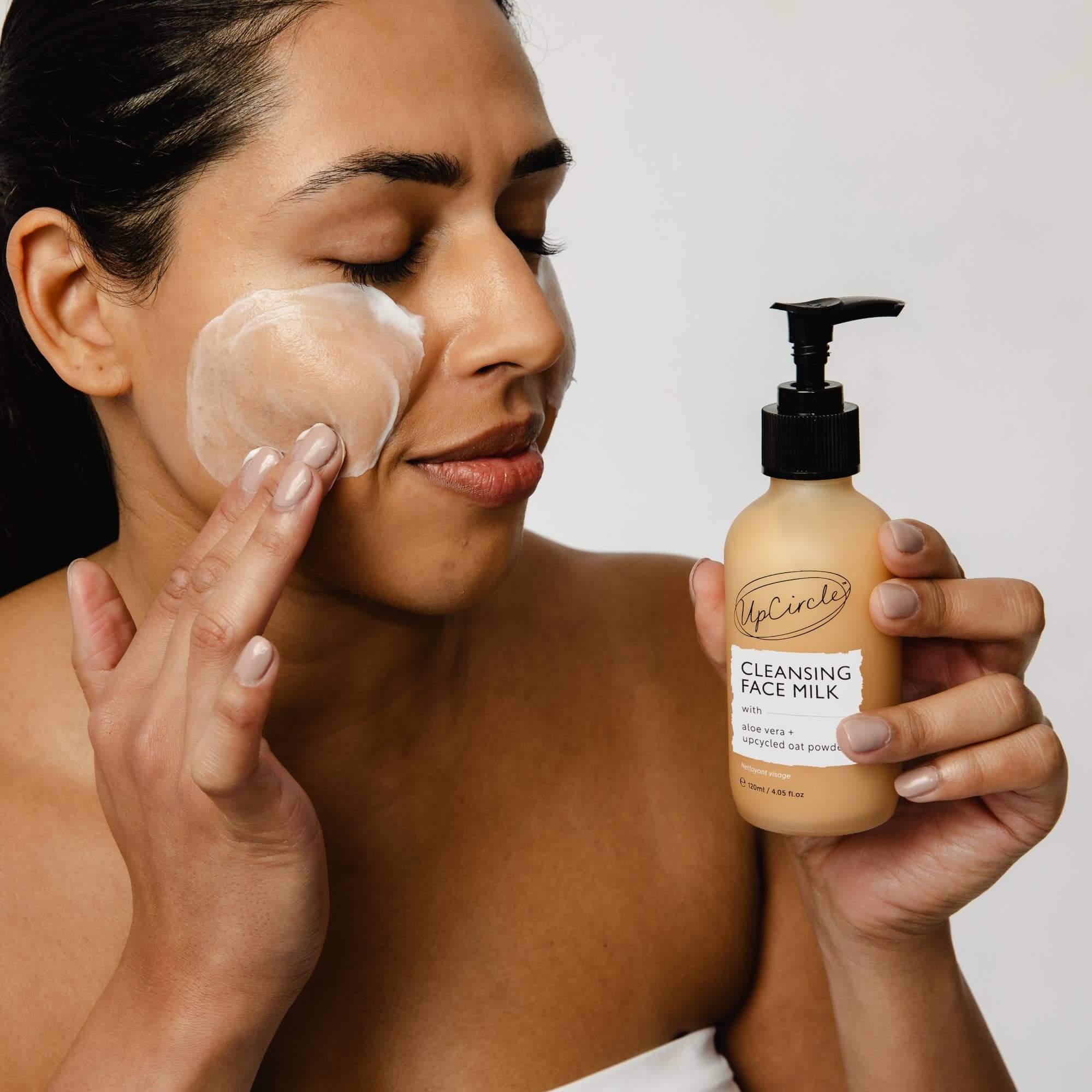 Reinigungsmilch mit Hafermehl | ELARIA Botanicals