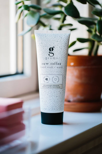 Handpeeling mit Rohkaffee | ELARIA Botanicals
