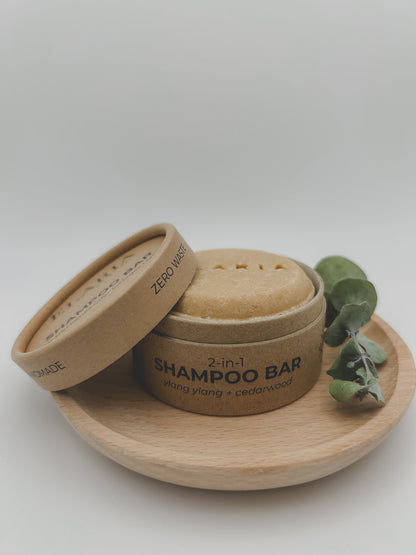 Feste Shampoo Bar für trockenes &amp; lockiges Haar - Kakaobutter &amp; Zedernholz | ELARIA Botanicals