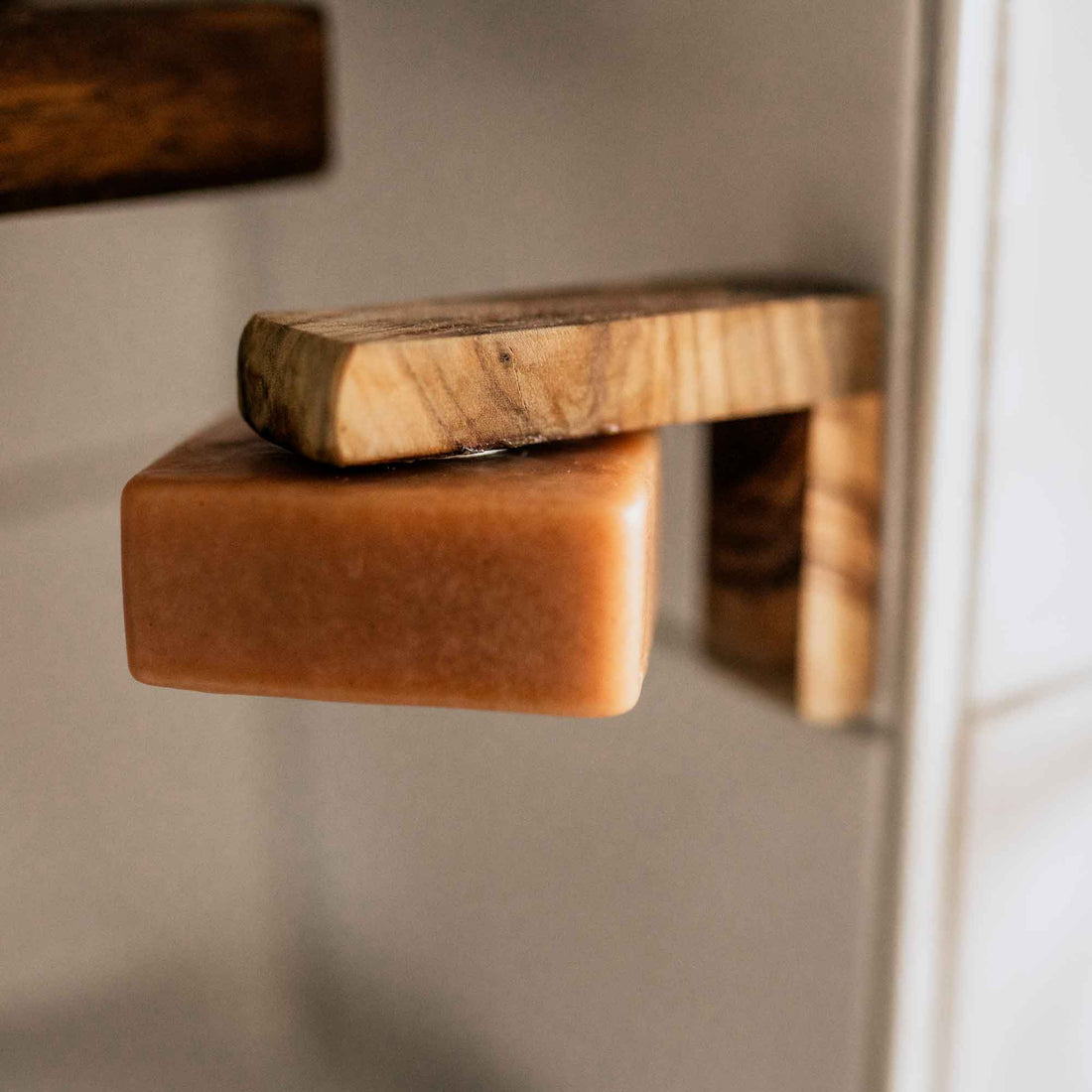 Magnetseifenhalter aus Olivenholz | MYDLO Manufaktur