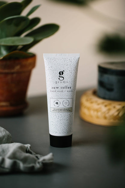Handpeeling mit Rohkaffee | ELARIA Botanicals